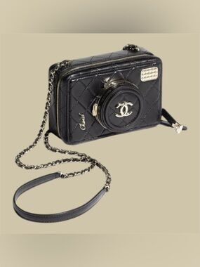 Chanel RUNWAY COLLECTION CLICK CAMERA BAG RARE Collectible